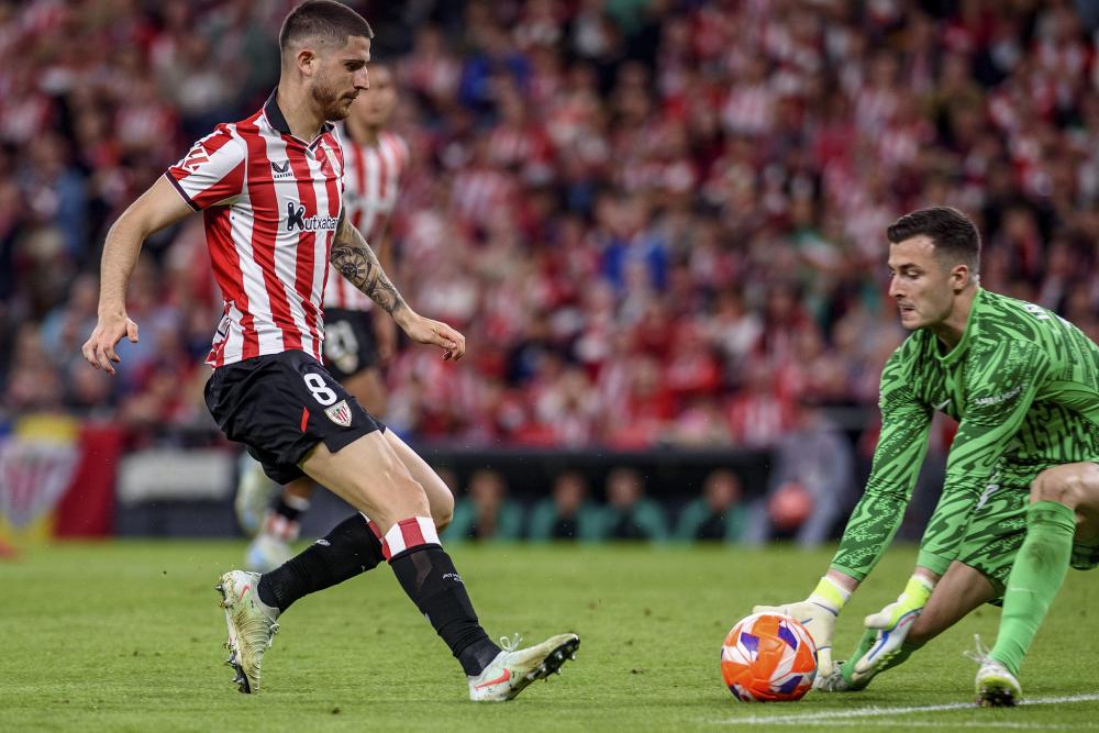 他们是知名体操伉俪，退役后一起移居美国，如今却在美国官司缠身