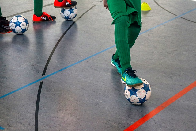 米体：法国电视台取消转播年轻人vs里尔，因前者胸前广告违规