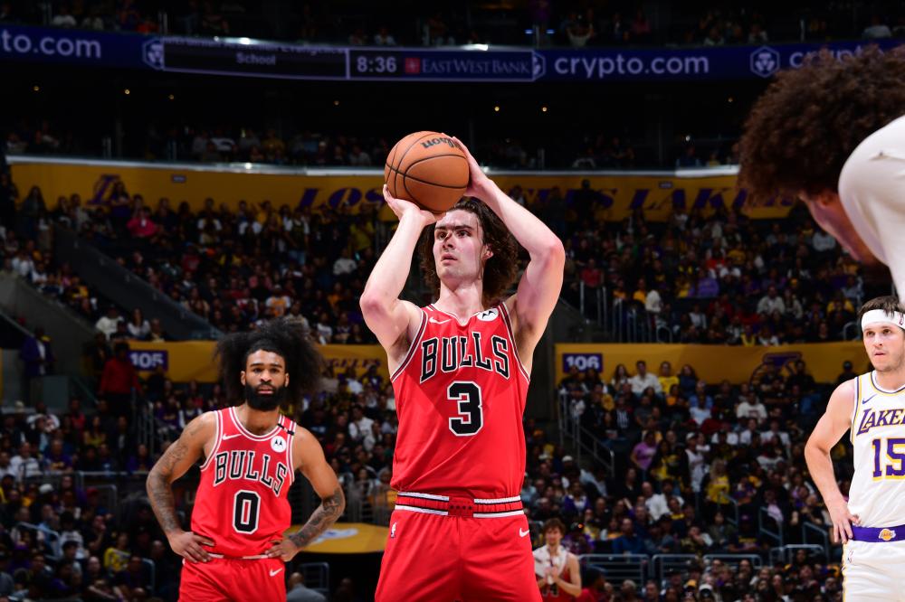 2-1，打爆日本张本智和，状态低迷连续丢分，邱党给对手上课